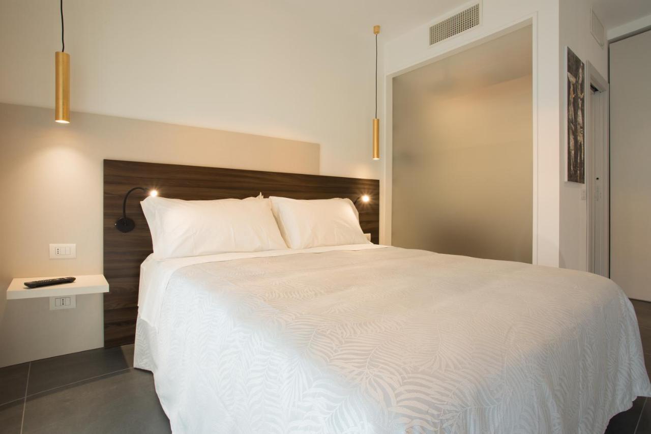 Enjoy Duomo - Flavio Baracchini 9 - Rooms มิลาน ภายนอก รูปภาพ