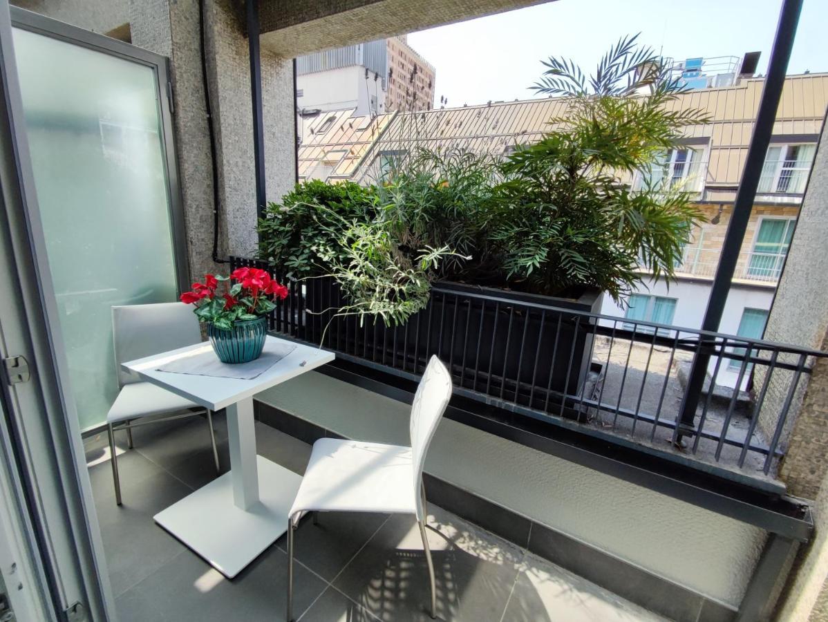 Enjoy Duomo - Flavio Baracchini 9 - Rooms มิลาน ภายนอก รูปภาพ